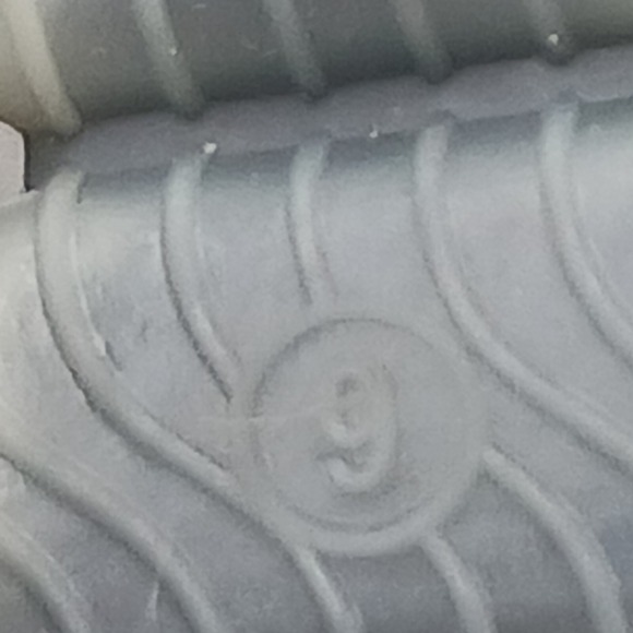 Athletic Works Boy's Silver & Black Athletic Shoes Sneaker  Size 6 - Picture 14 of 14